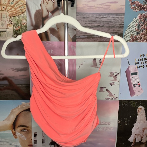 Express size small Coral one-armed crop top with rushed sides. Thick material - Picture 3 of 6